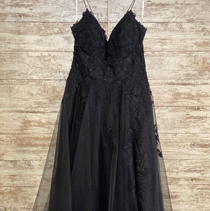 BLACK/FLORAL PRINCESS GOWN