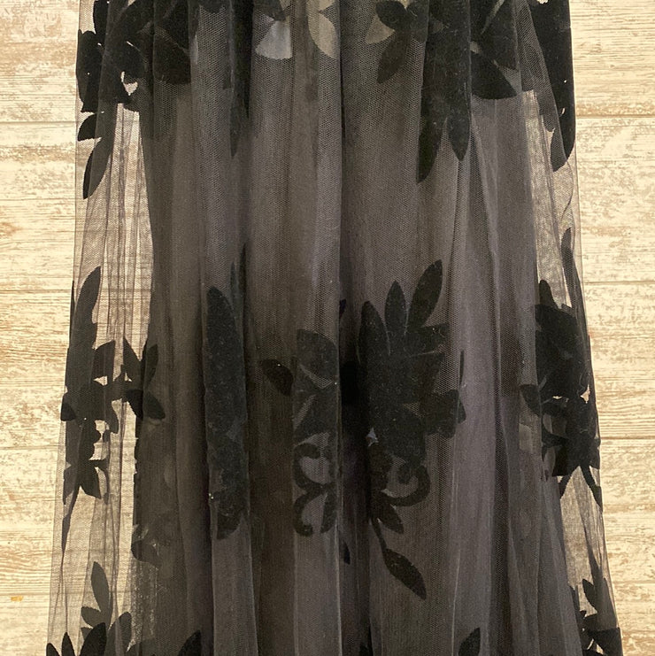 BLACK/FLORAL LONG EVENING GOWN
