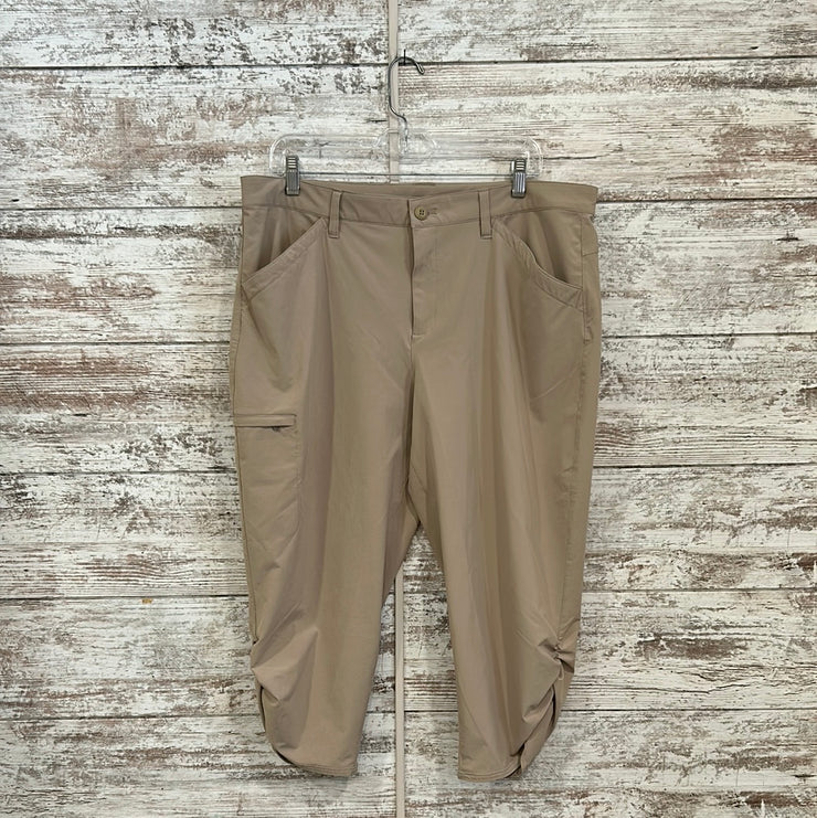 TAN CAPRI PANTS