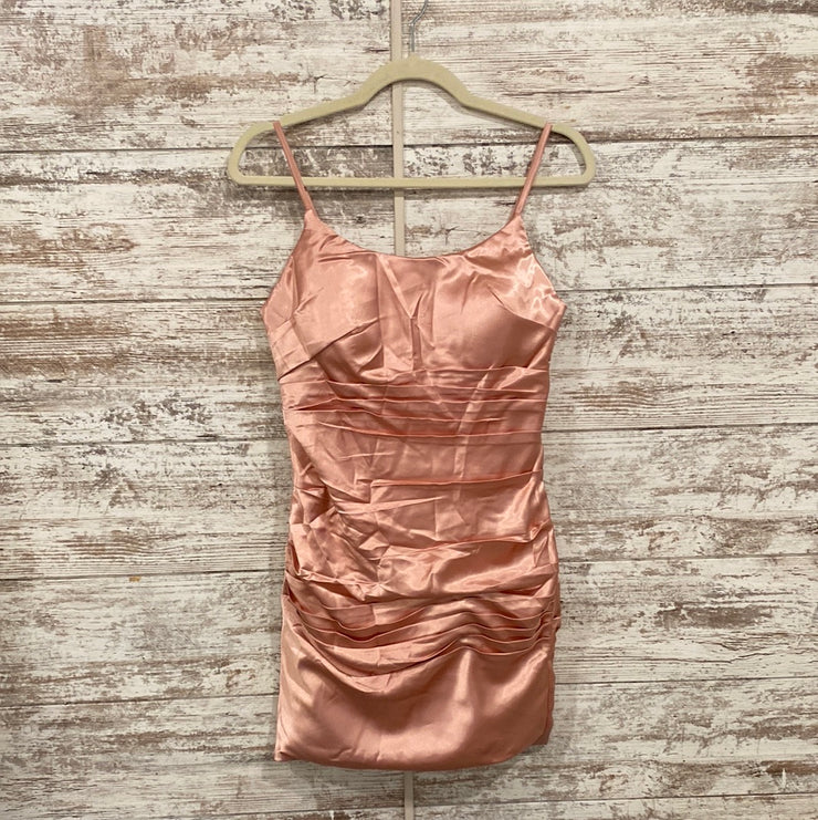 PINK FITTED SHORT DRESS (NEW)