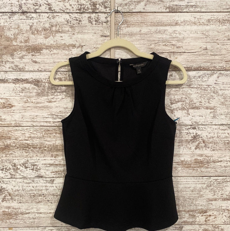 BLACK SLEEVELESS PEPLUM TOP