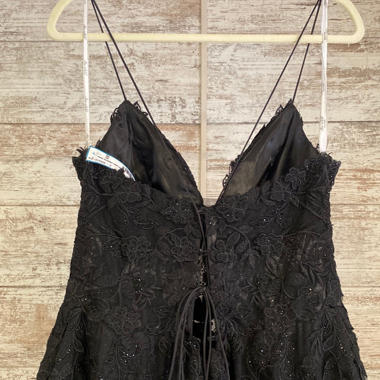 BLACK/FLORAL PRINCESS GOWN