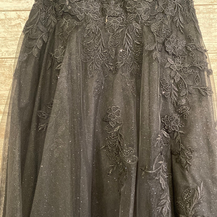 BLACK/FLORAL PRINCESS GOWN