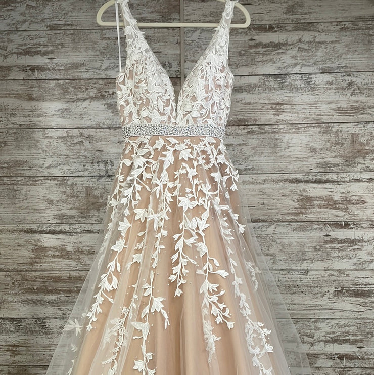 WHITE/TAN PRINCESS GOWN (NEW)