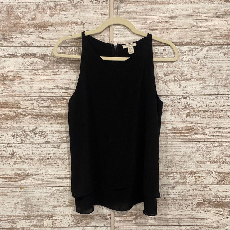 BLACK SLEEVELESS TOP