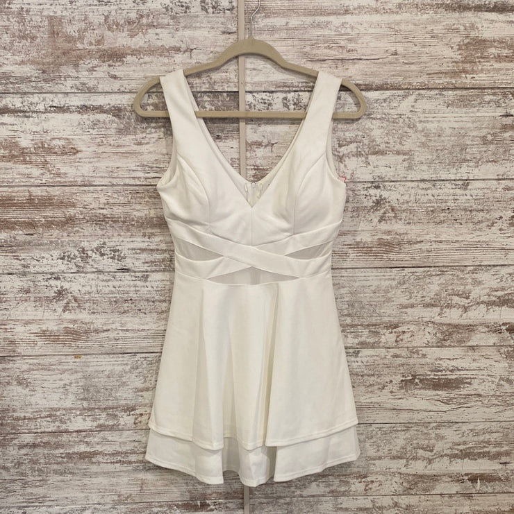 WHITE SHORT DRESS (NEW)