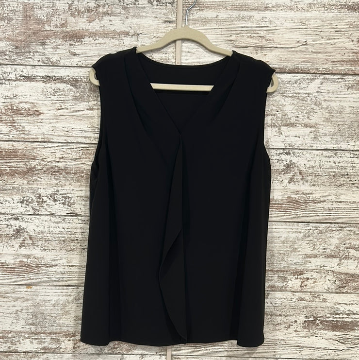 BLACK SLEEVELESS TOP