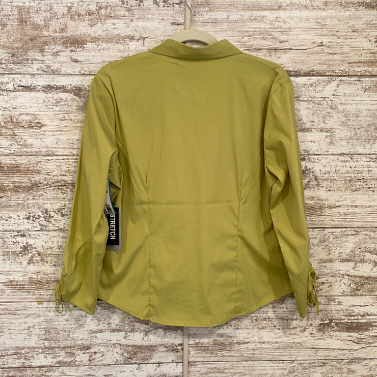 GREEN BUTTON UP TOP