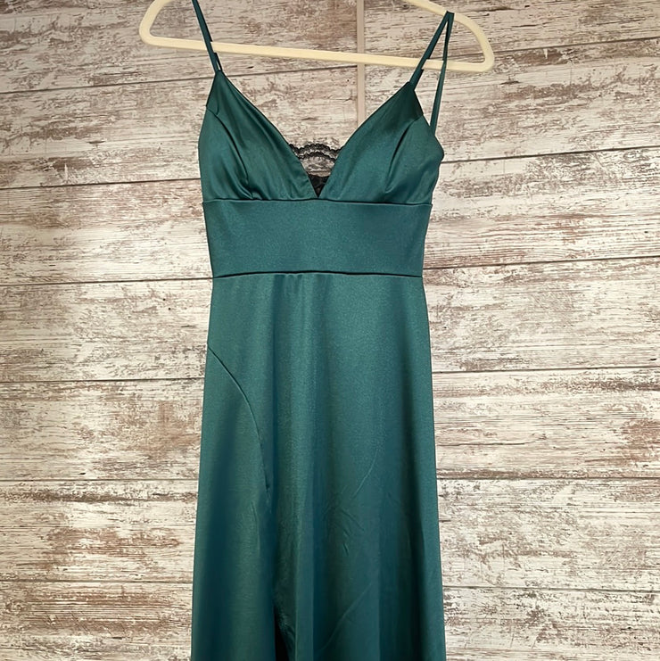 GREEN LONG EVENING GOWN
