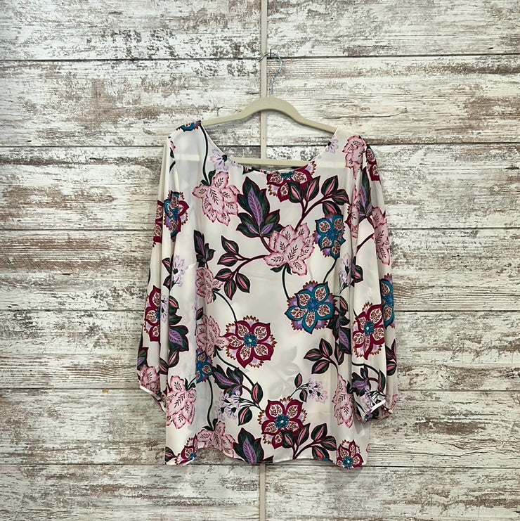 WHITE/FLORAL LONG SLEEVE TOP