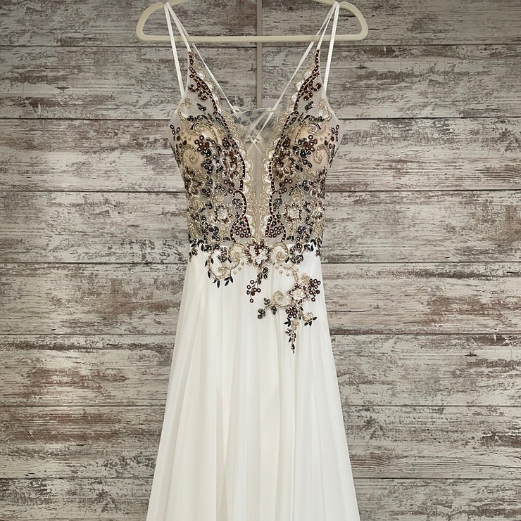 WHITE/FLORAL LONG DRESS (NEW)