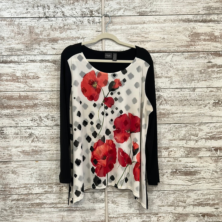 BLACK/WHITE FLORAL LONG SLEEVE