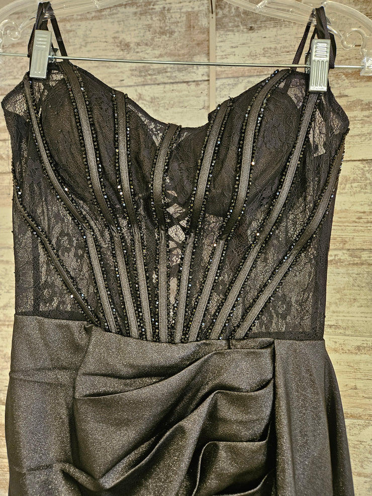 BLACK LONG EVENING GOWN