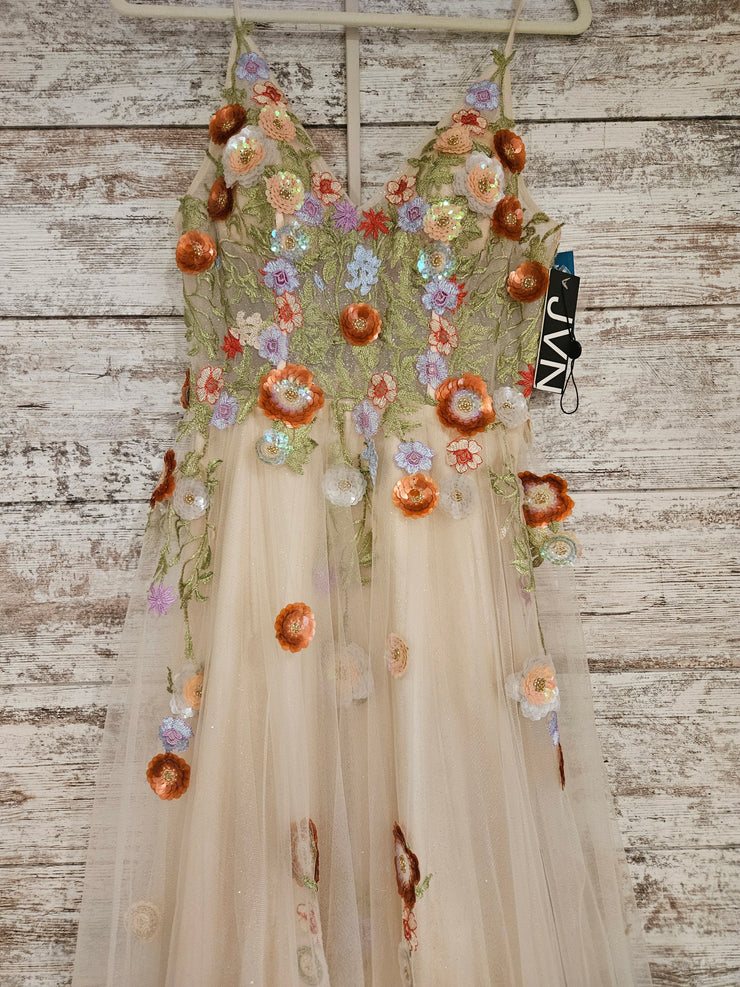 IVORY/FLORAL A LINE GOWN (NEW)