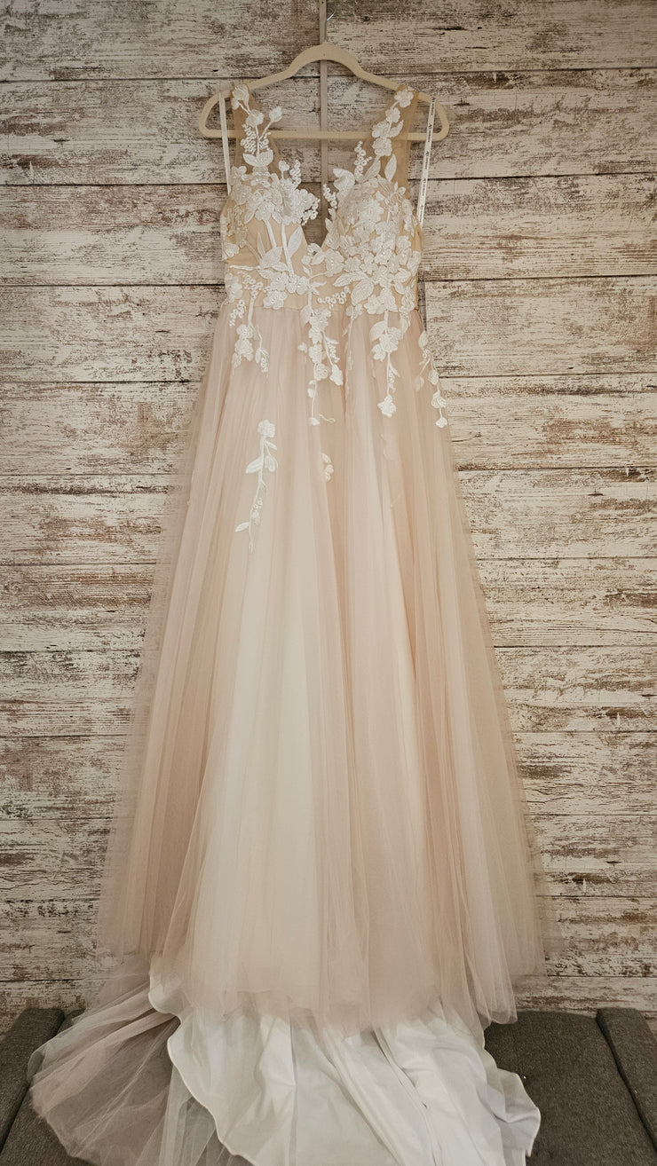 IVORY/FLORAL WEDDING-NEW$1199
