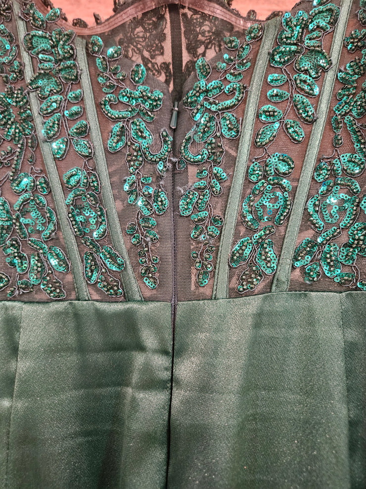 GREEN LONG EVENING GOWN