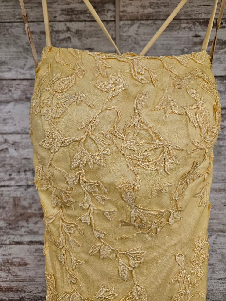 YELLOW/FLORAL MERMAID GOWN