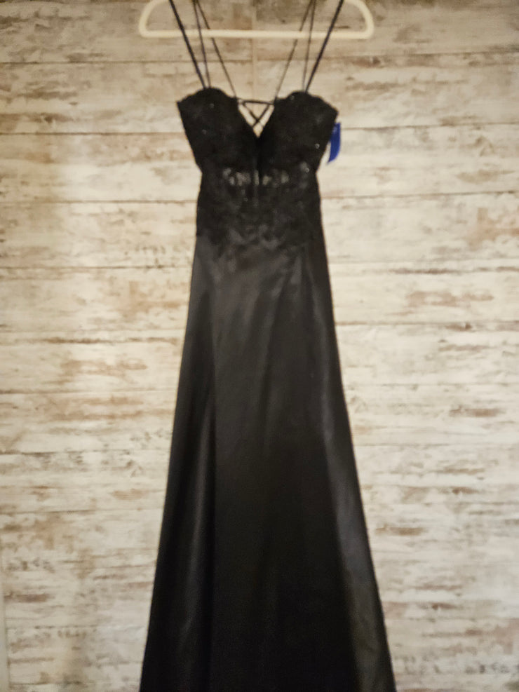 BLACK LONG EVENING GOWN