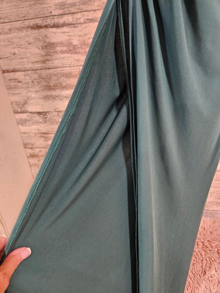 GREEN LONG EVENING GOWN
