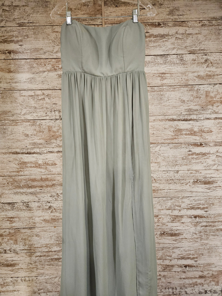 GREEN LONG EVENING GOWN