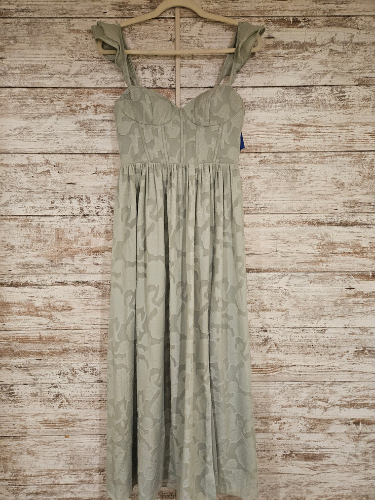 GREEN LONG EVENING GOWN