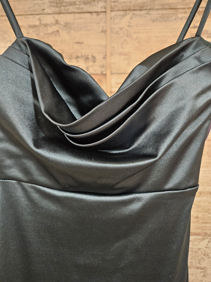 GREEN LONG EVENING GOWN