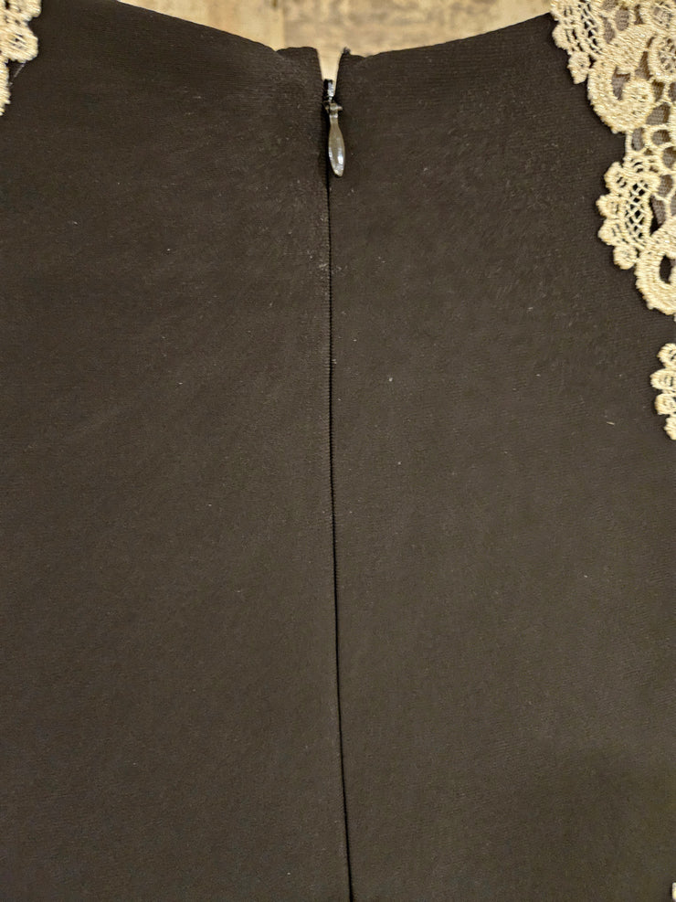 BLACK/GOLD LONG EVENING GOWN