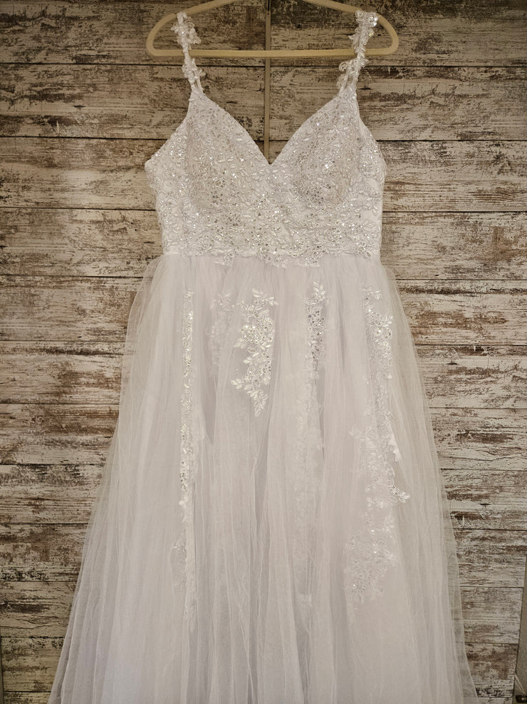 WHITE WEDDING GOWN (NEW)