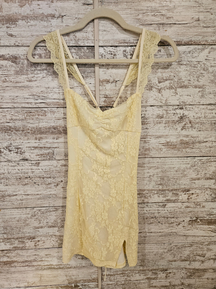 YELLOW LACE SHORT DRESS