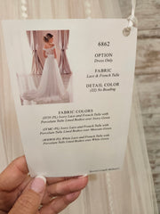 IVORY LACE WEDDING GOWN (NEW) $2500