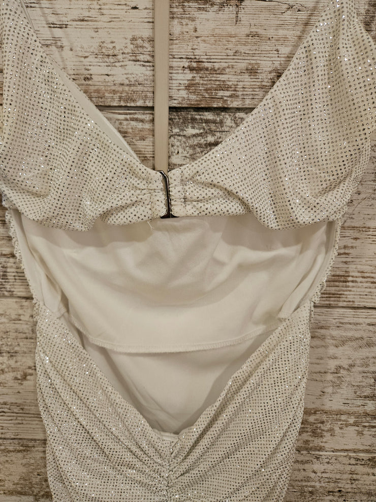 WHITE/SILVER SHORT DRESS (NEW)