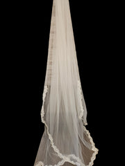 WHITE CATHEDRAL LONG VEIL