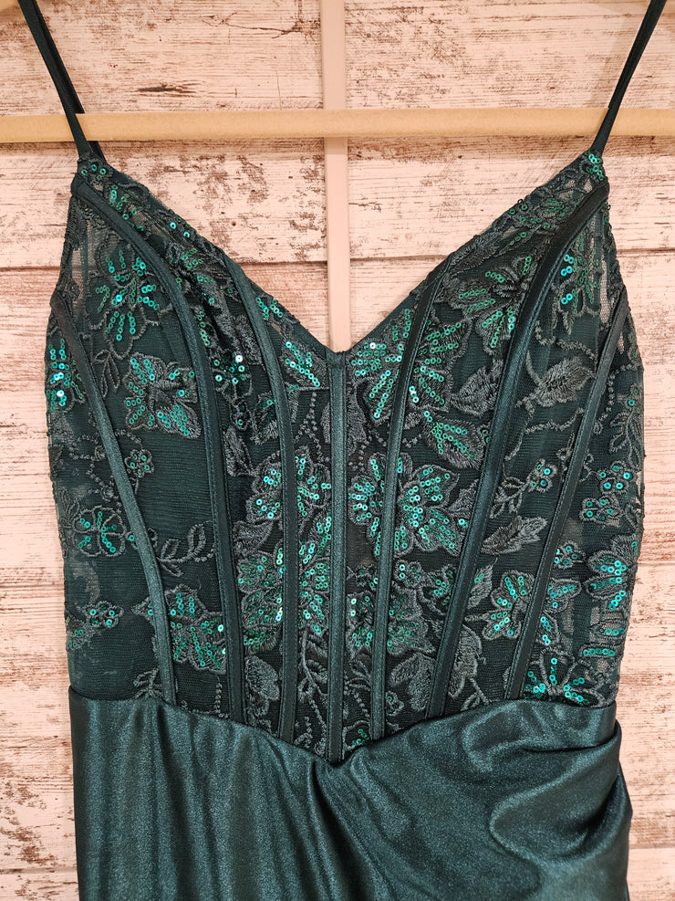 GREEN LONG EVENING GOWN