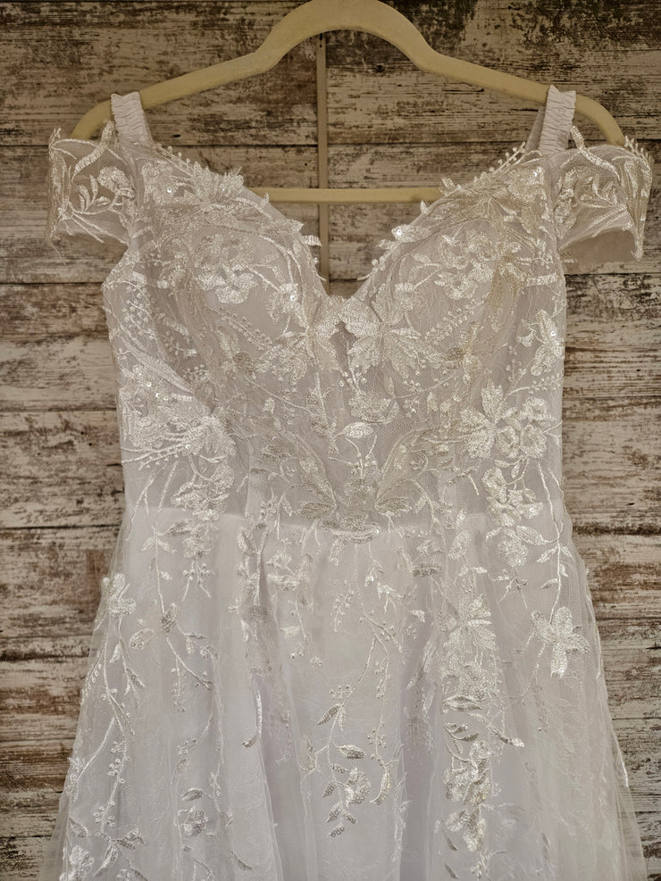 WHITE WEDDING GOWN (NEW)