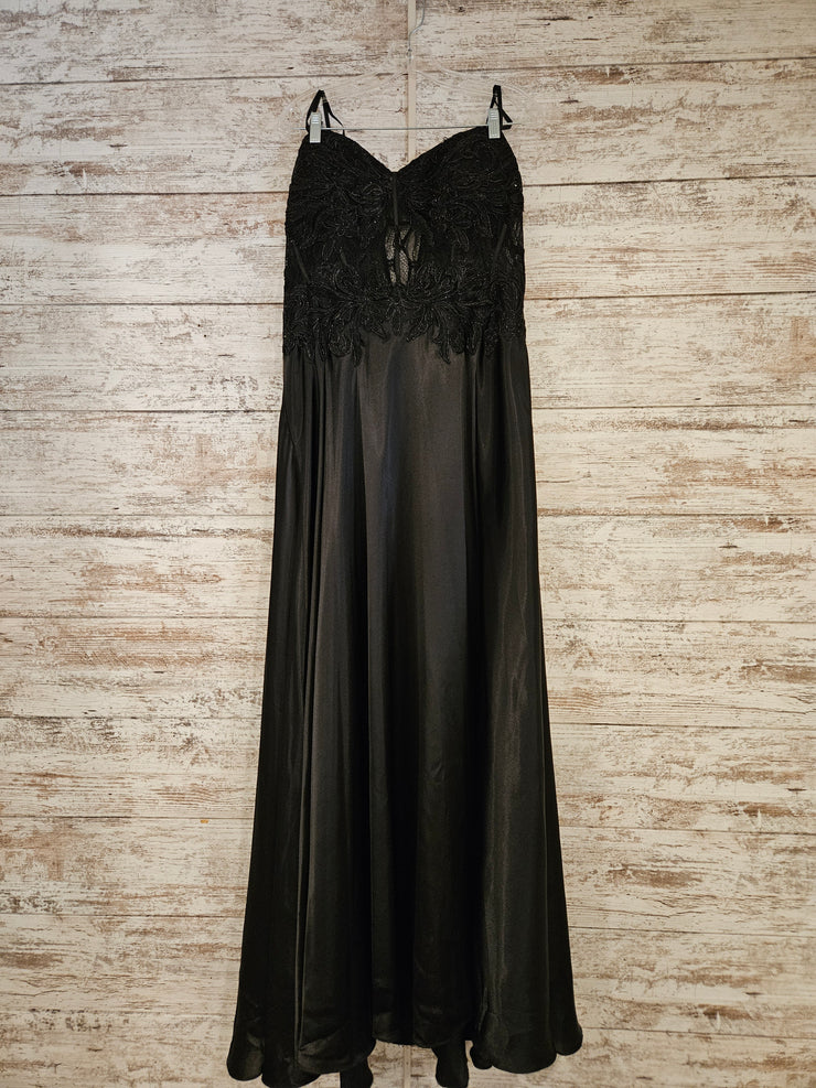 BLACK LONG EVENING GOWN