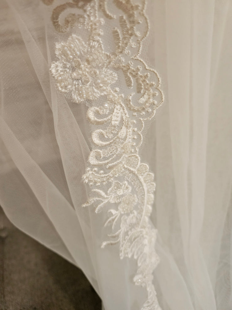 WHITE CATHEDRAL LONG VEIL