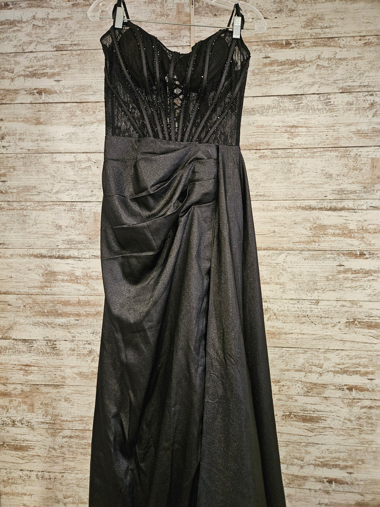 BLACK LONG EVENING GOWN