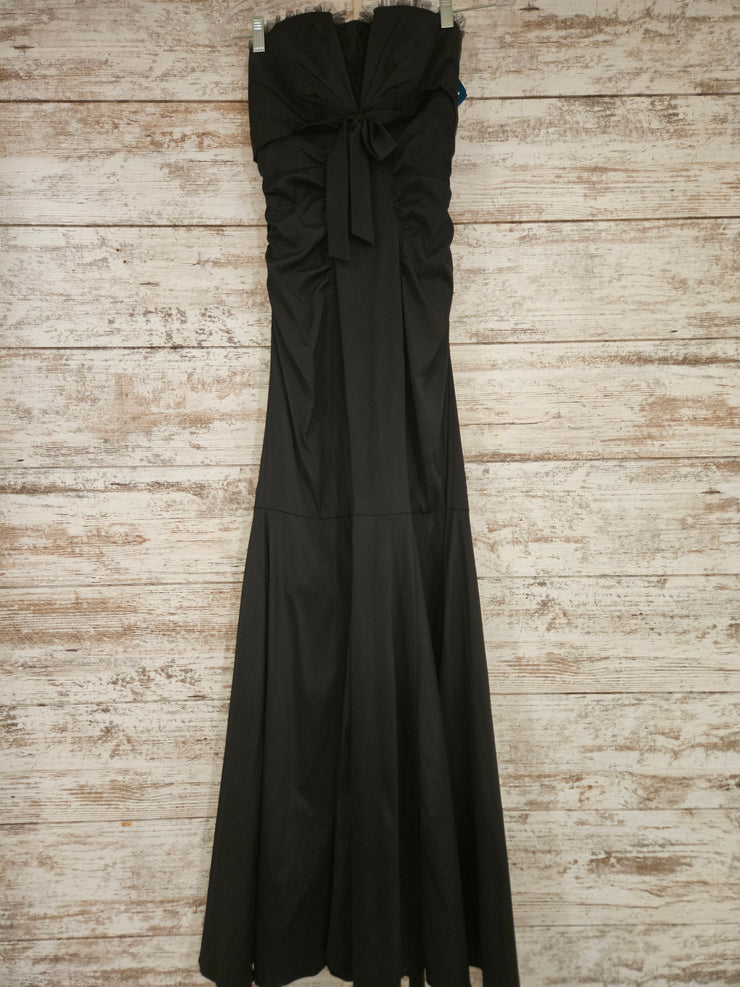 BLACK FITTED LONG DRESS