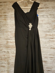 BLACK LONG EVENING GOWN (NEW)