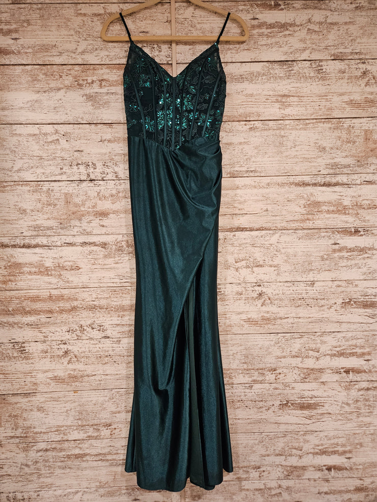 GREEN LONG EVENING GOWN