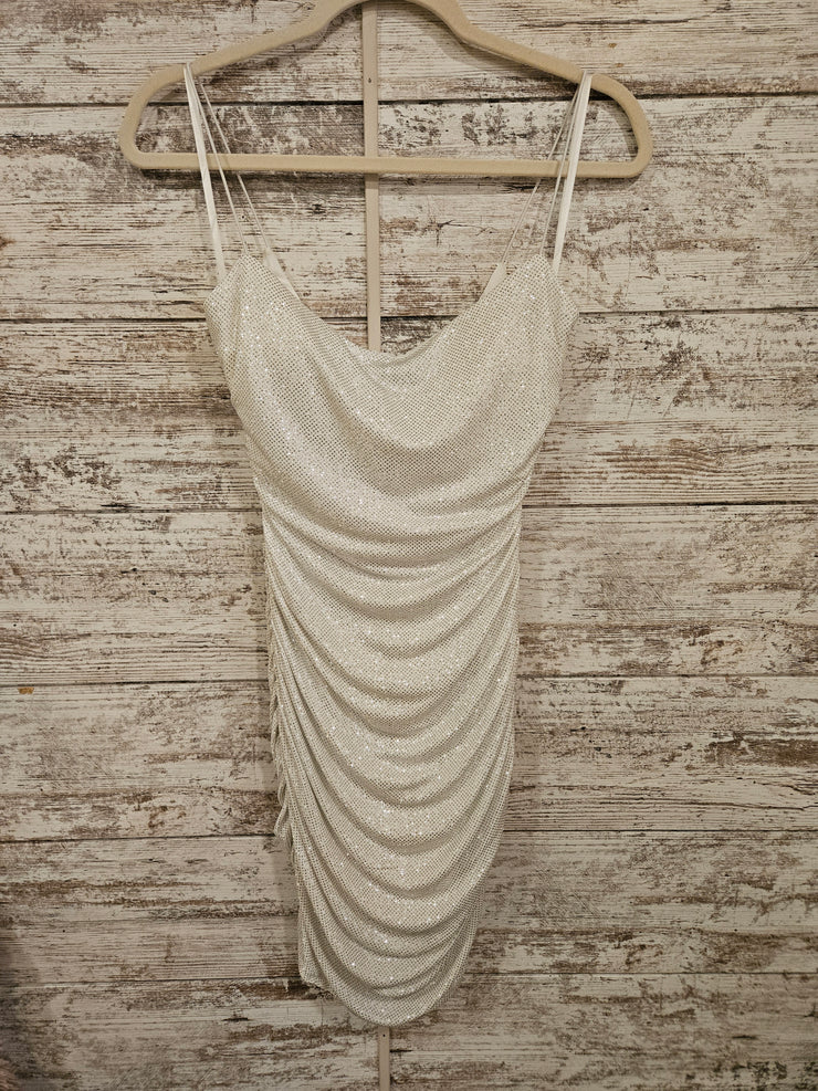 WHITE/SILVER SHORT DRESS (NEW)