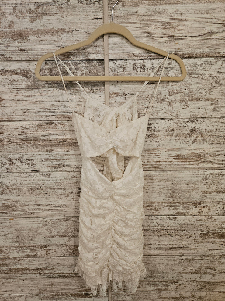 WHITE LACE SHORT DRESS