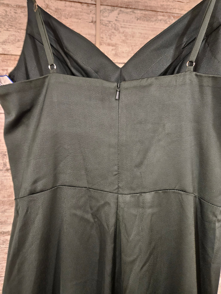 GREEN LONG EVENING GOWN