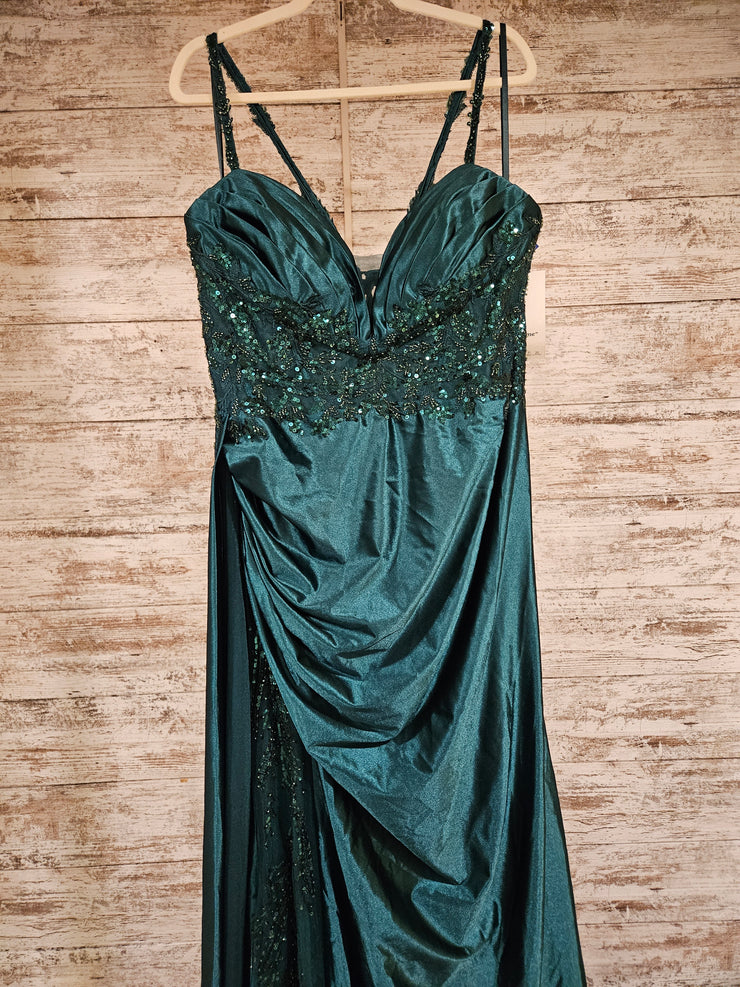 GREEN LONG EVENING GOWN (NEW)