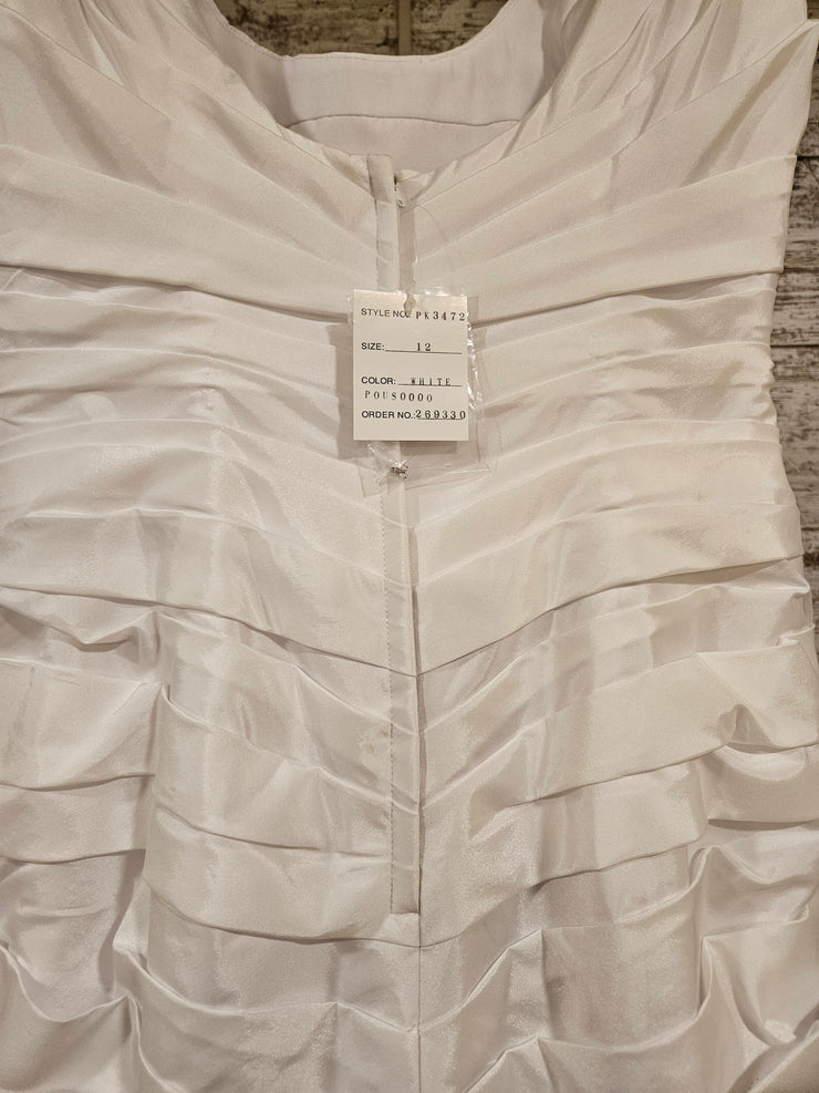 WHITE WEDDING GOWN (NEW) $499