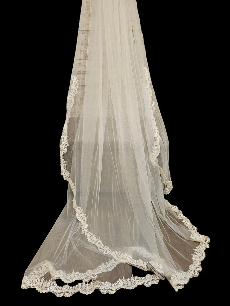 WHITE CATHEDRAL LONG VEIL