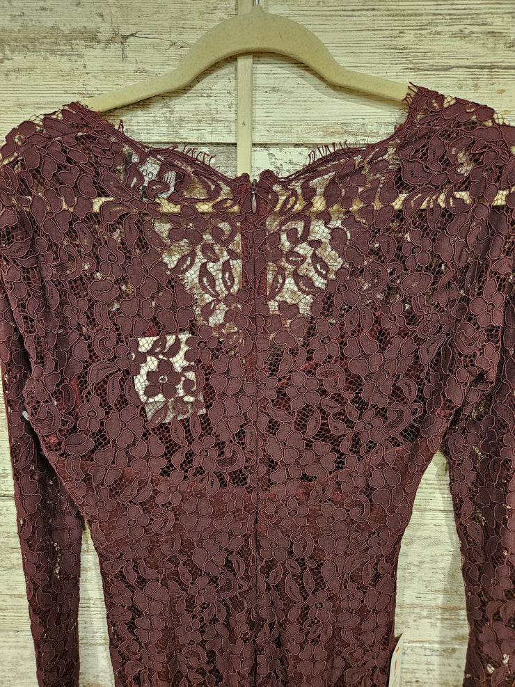 BURGUNDY LACE SHORT DRESS-NEW