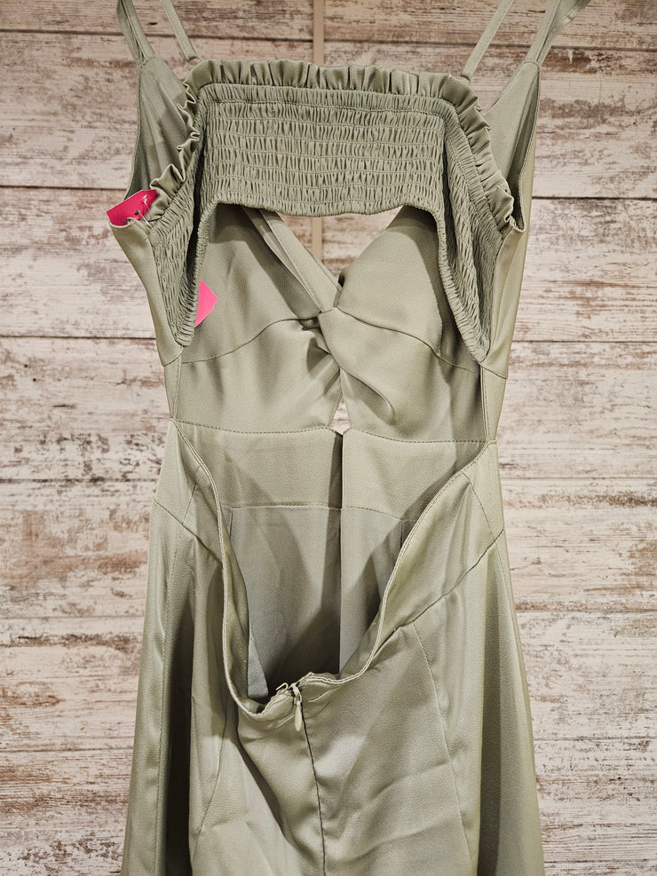 GREEN RUFFLED LONG EVENING GOW