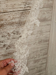 WHITE/LACE CATHEDERAL VEIL