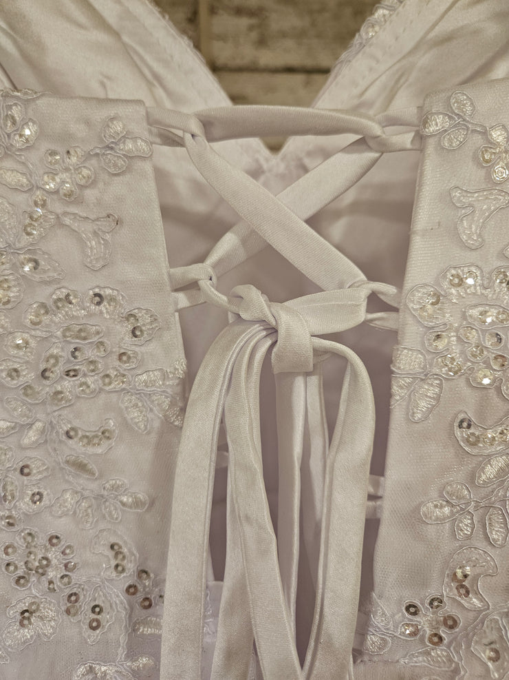 WHITE WEDDING GOWN (NEW)